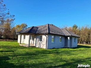 Erdő szélén házikóöleled kebledre a természetet! -