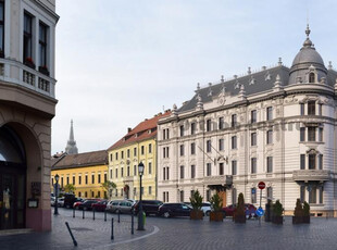 Budapest I. kerület, Várnegyed, Dísz tér, Várnegyed