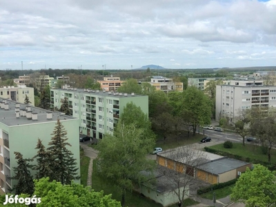 Ajka másfél szobás panorámás lakás