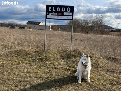 Eladó fóti belterületi telek 920nm