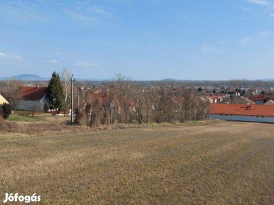 Építési telek eladó Kéthelyen, a Balaton közelében!