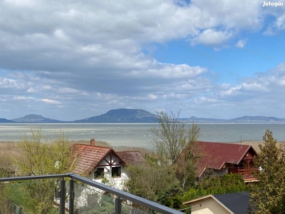 Balatonfenyves ősfás részén panorámás lakás eladó! - Balatonfenyves, Somogy - Lakás