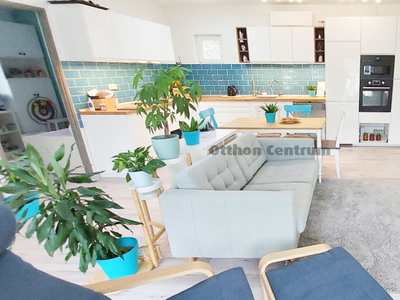 Eladó újszerű állapotú ház - Balatonkenese