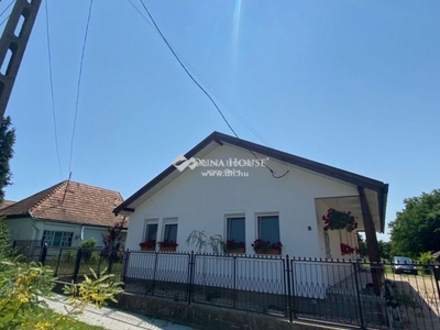 Eladó családi ház Iváncsa
