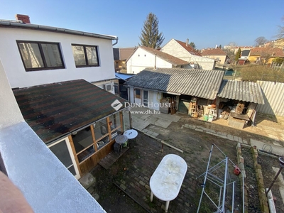 Eladó átlagos állapotú ház - Pécs