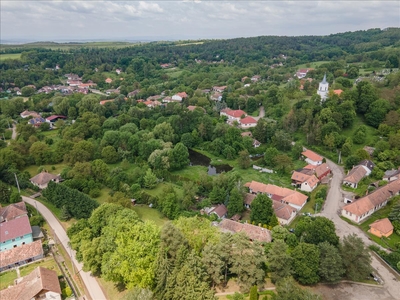 Eladó átlagos állapotú ház - Perőcsény