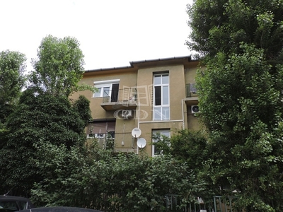 Eladó átlagos állapotú lakás - Budapest XI. kerület