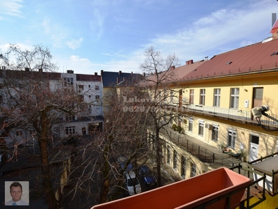 Eladó átlagos állapotú lakás - Debrecen