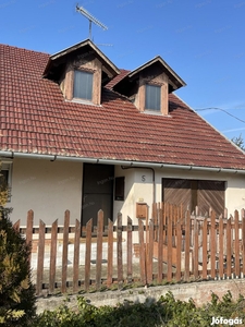 Eladó egy 85 nm-es családi ház Szeged településen, 1 080 nm-es