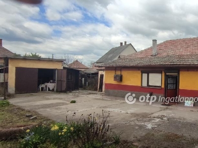 Eladó felújítandó ház - Tiszaföldvár