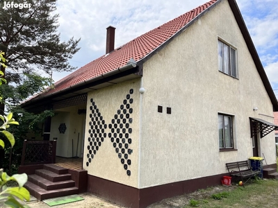 Felsőpakony, Csendes környezet, 140 m2-es, családi ház, 4 szobás - Felsőpakony, Pest - Ház