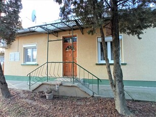 Eladó családi ház Mende, Bacsó Béla utca