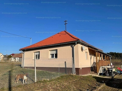 Eladó családi ház - Csonkahegyhát, Fő utca