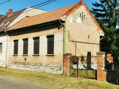 Eladó családi ház - Miskolc, Dobó István utca 6.