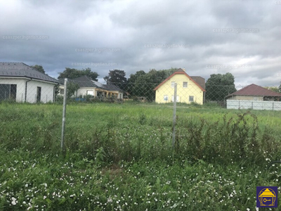 Eladó lakóövezeti telek - Páty, Központ