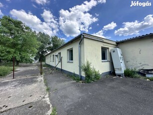 Gyomaendrődön üzem ipari ingatlan 1090 m2 fő és melléképülettel