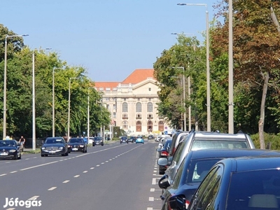 Befektetésre! 1,5 szobás lakás eladó az Egyetem közelében