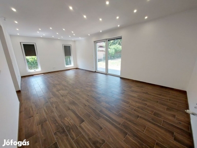 Érd, Fenyves Parkváros, 110 m2-es, családi ház, 4 szobás, extrán