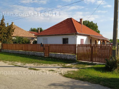 Eladó családi ház - Iváncsa, Jókai utca 12.