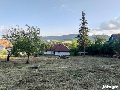 Déli tájolású építési telek, lenyűgöző panorámával