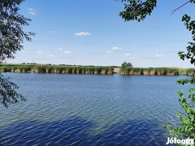 Szeged-Gyálarét külterületének hangulatos, Holt-Tisza parti részén, 10