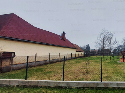 Eladó lakóövezeti telek - Pusztaszabolcs, Központ