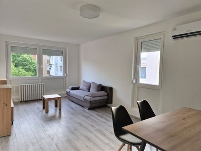 Eladó Lakás, Baranya megye Pécs Kertvárosi részen felújított 2 szobás lakás