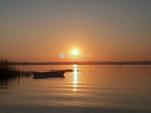 Eladó újszerű állapotú nyaraló - Siófok