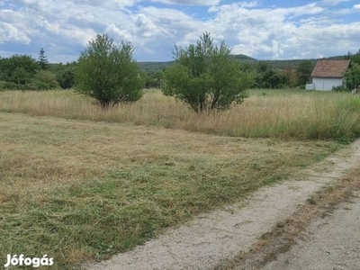 Jó fekvésű üdülőtelek Kincsesbányán