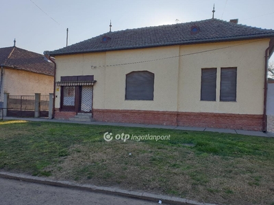 Eladó felújítandó ház - Tiszaföldvár