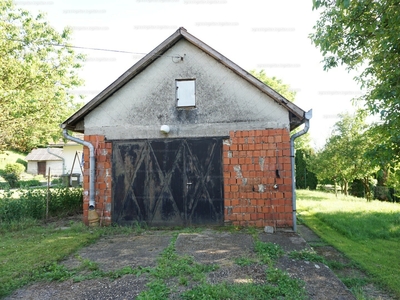 Kiadó önálló garázs - Zalaegerszeg, Csács