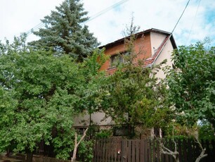 Eladó családi ház Oroszlány, Madách Imre utca
