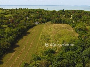 Eladó telek Balatonkenese