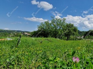 Eladó telek Varbó