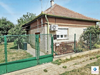 Eladó családi ház - Martonvásár, Petőfi Sándor utca