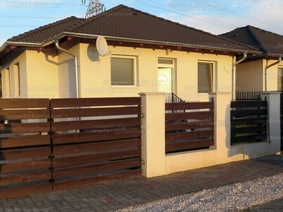 Eladó családi ház - Taksony, Tópart lakópark