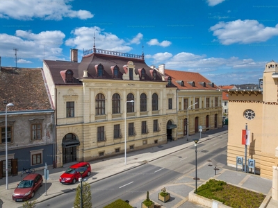 Eladó kastély - Sopron, Petőfi tér