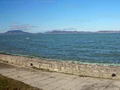 Eladó üdülőházas nyaraló - Balatonboglár, Városközpont