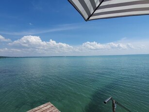 Eladó Ház, Veszprém megye Balatonkenese Vízparti PANORÁMÁS, saját stéges 2 szintes, 3 szobás ház, 1095nm telken!