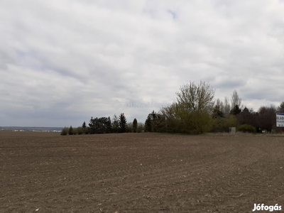 Eladó Telek, Balatonakarattya