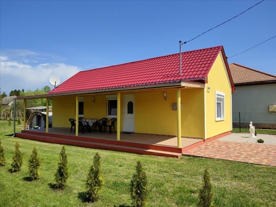 Eladó felújított ház - Balatonfenyves