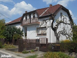 Budaörs, Naphegy utca, 190 m2-es, 2 generációs, családi ház, 5 szobás