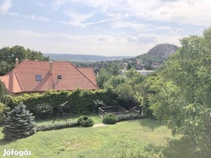 Budaörs, Panoráma utca, 300 m2-es, családi ház, 6 szobás, jó állapotú