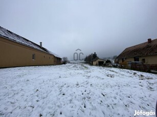 Eladó telek Magyarszentmiklós