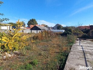 Mikepércsi úti telek, bemutató teremmel, műhellyel eladó!