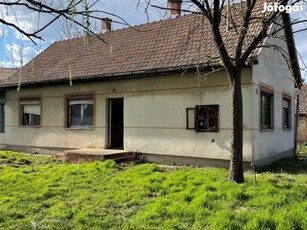 Sárbogárd, Tinódy utca, 75 m2-es, családi ház, 3 szobás, felújítandó