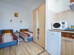 Tiszaújváros közelében 11személyes apartmanház kiadó!