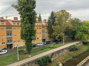 Eger, Egészségház utca