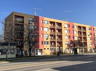 Szolnok, Várkonyi István tér