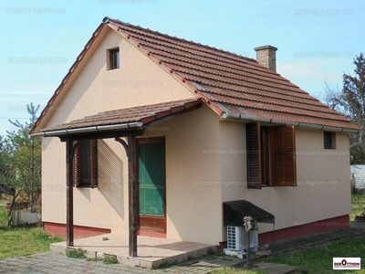 Eladó családi ház - Debrecen, Harmatfű utca 3.